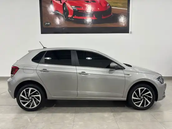 VOLKSWAGEN-POLO-2020