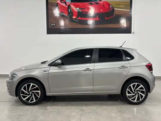 VOLKSWAGEN-POLO-2020
