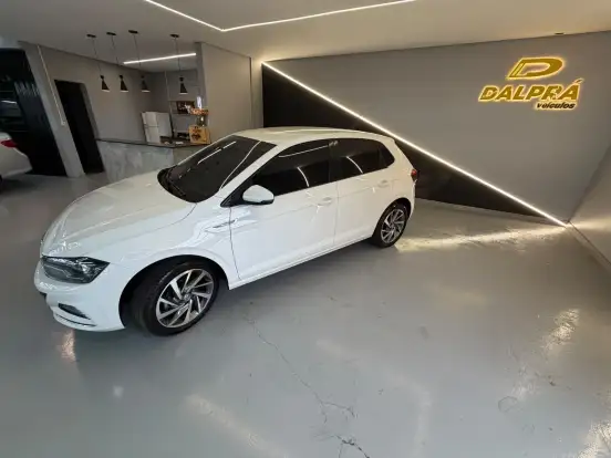 VOLKSWAGEN-POLO-2019