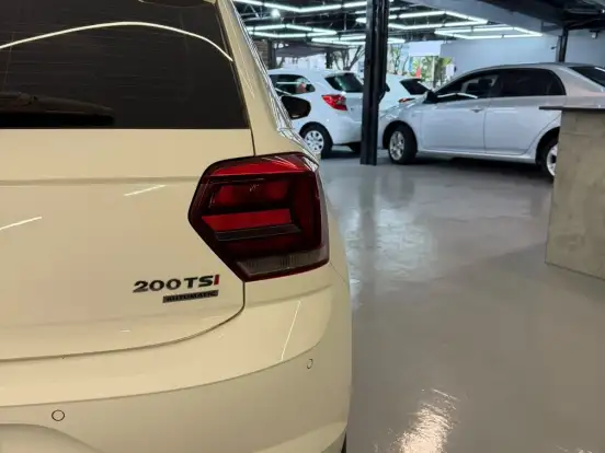 VOLKSWAGEN-POLO-1.0 200 TSI HIGHLINE AUTOMÁTICO VOLKSWAGEN-POLO-2019