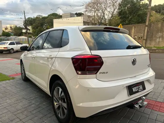 VOLKSWAGEN-POLO-2018