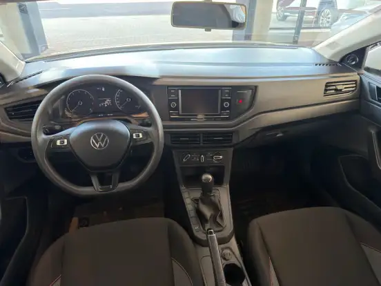 VOLKSWAGEN-POLO-2023