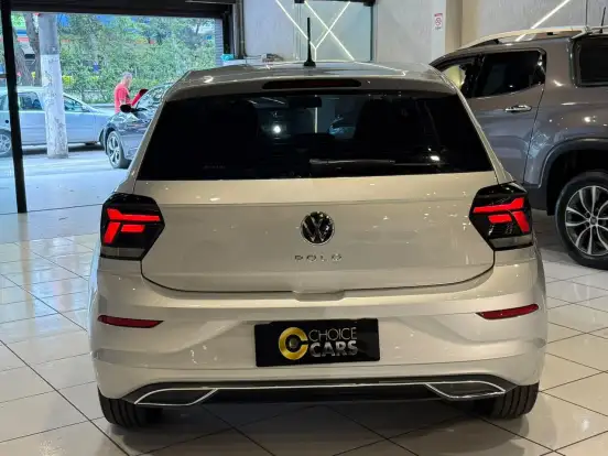 VOLKSWAGEN-POLO-2023