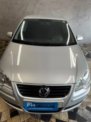 VOLKSWAGEN-POLO-2011