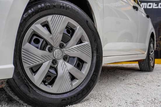 VOLKSWAGEN-POLO-2024