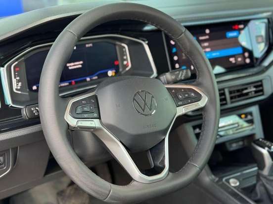 VOLKSWAGEN-POLO-2023
