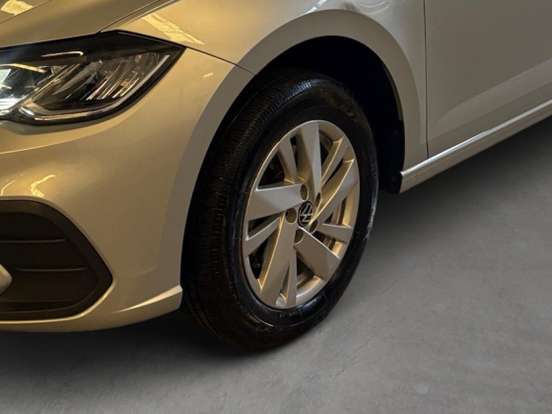 VOLKSWAGEN-POLO-2023