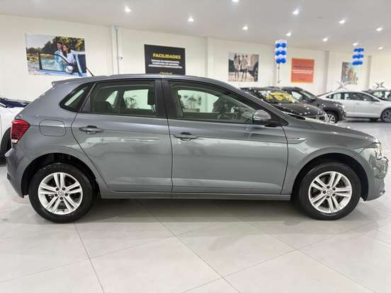 VOLKSWAGEN-POLO-1.0 200 TSI COMFORTLINE AUTOMÁTICO VOLKSWAGEN-POLO-2020