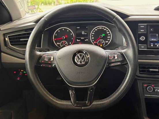 VOLKSWAGEN-POLO-2019