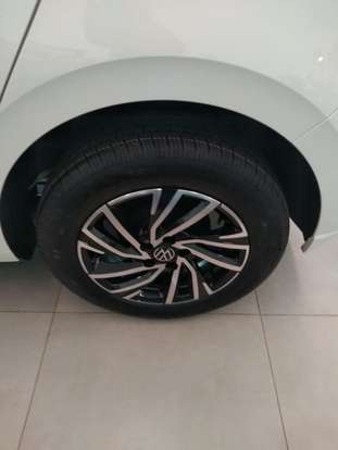 VOLKSWAGEN-POLO-2022