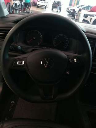 VOLKSWAGEN-POLO-2022