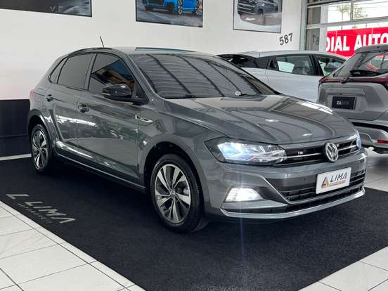 VOLKSWAGEN-POLO-2017