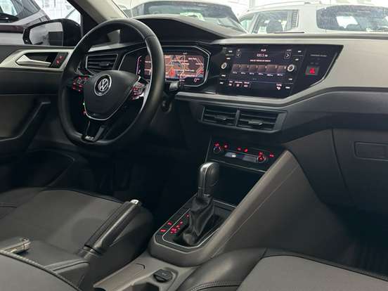 VOLKSWAGEN-POLO-2017