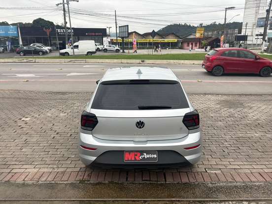 VOLKSWAGEN-POLO-2023