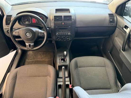 VOLKSWAGEN-POLO-2013