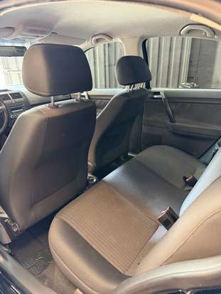 VOLKSWAGEN-POLO-2013