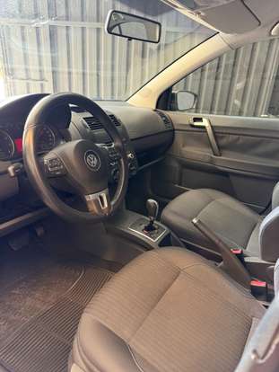 VOLKSWAGEN-POLO-2013