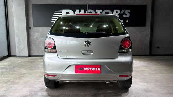 VOLKSWAGEN-POLO-2013