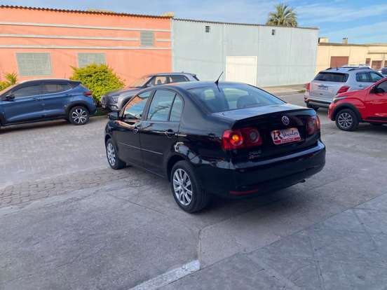 VOLKSWAGEN-POLO-2012