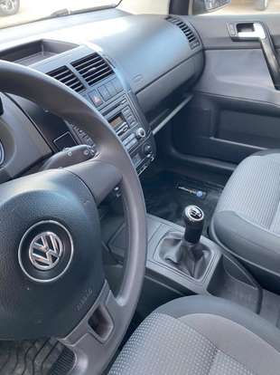 VOLKSWAGEN-POLO-2012