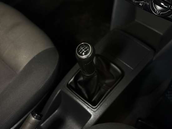 VOLKSWAGEN-POLO-2007