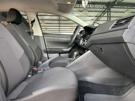 VOLKSWAGEN-POLO-2019