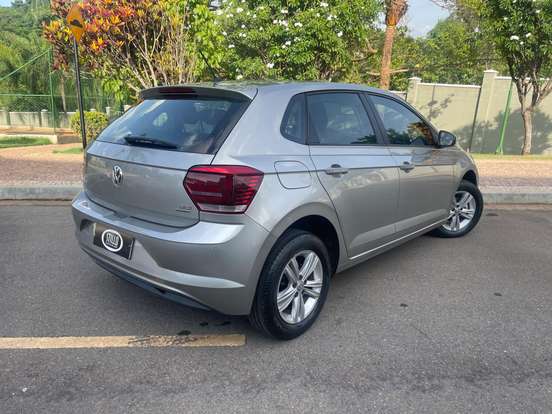 VOLKSWAGEN-POLO-2019