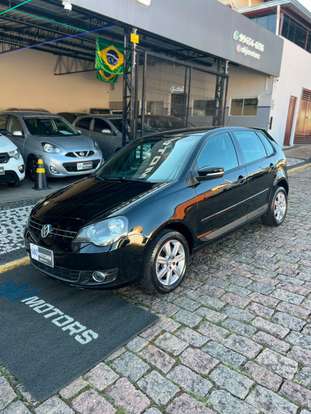 VOLKSWAGEN-POLO-2012