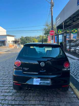 VOLKSWAGEN-POLO-2012