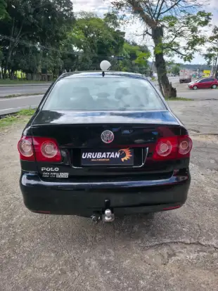 VOLKSWAGEN-POLO SEDAN-2011