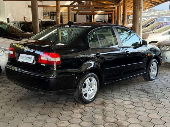 VOLKSWAGEN-POLO SEDAN-2003