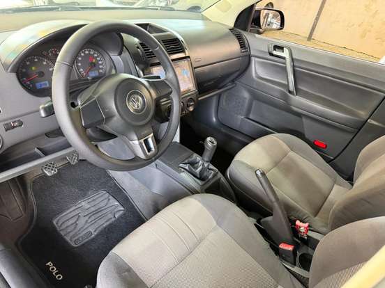 VOLKSWAGEN-POLO SEDAN-1.6 MI 8V FLEX 4P MANUAL VOLKSWAGEN-POLO SEDAN-2003
