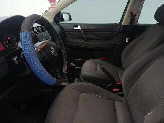 VOLKSWAGEN-POLO SEDAN-2008