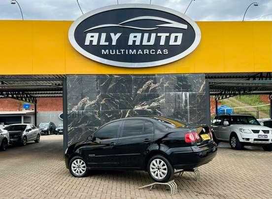 VOLKSWAGEN-POLO SEDAN-2009
