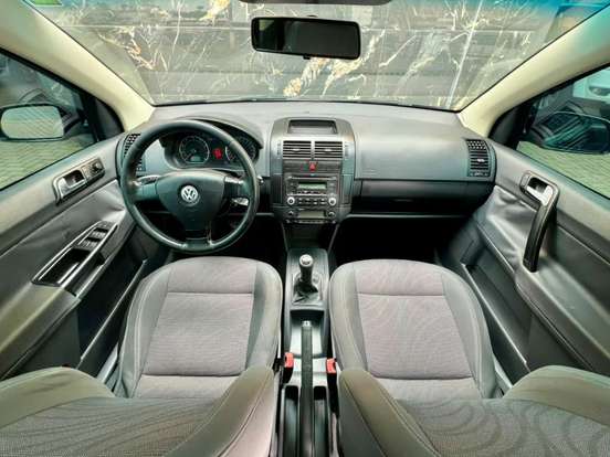 VOLKSWAGEN-POLO SEDAN-2.0 MI COMFORTLINE 8V FLEX 4P MANUAL VOLKSWAGEN-POLO SEDAN-2009