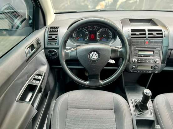 VOLKSWAGEN-POLO SEDAN-2.0 MI COMFORTLINE 8V FLEX 4P MANUAL VOLKSWAGEN-POLO SEDAN-2009