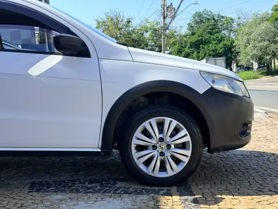 VOLKSWAGEN-SAVEIRO-2010