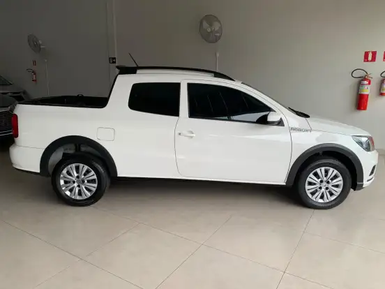 VOLKSWAGEN-SAVEIRO-2020