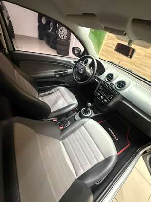 VOLKSWAGEN-SAVEIRO-2015