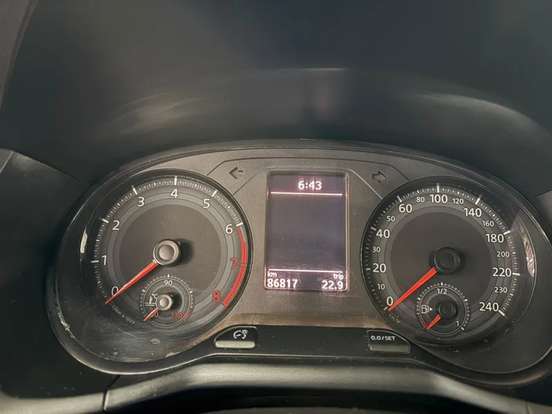 VOLKSWAGEN-SAVEIRO-2020