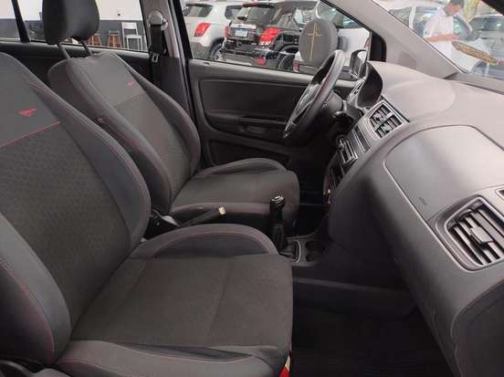 VOLKSWAGEN-SPACE CROSS-2013
