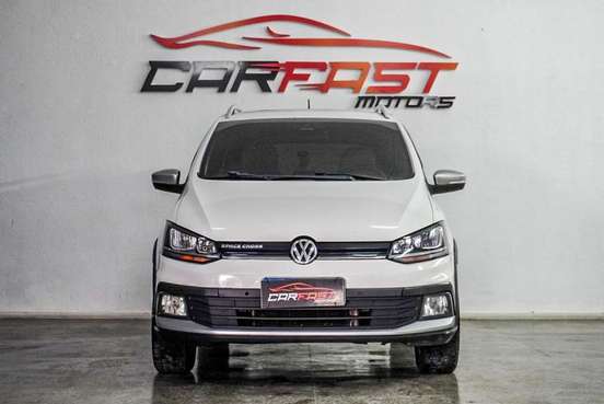 VOLKSWAGEN-SPACE CROSS-2015