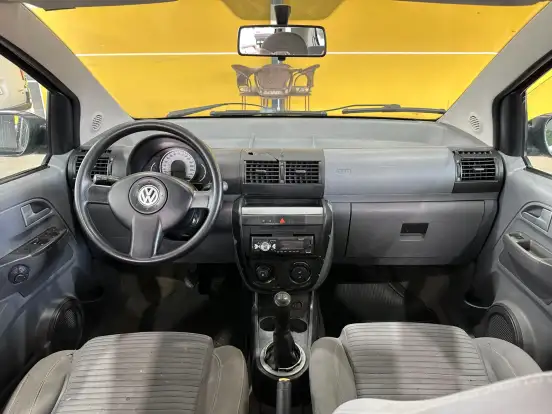 VOLKSWAGEN-SPACEFOX-2009