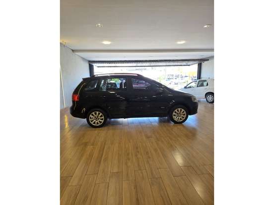 VOLKSWAGEN-SPACEFOX-2013