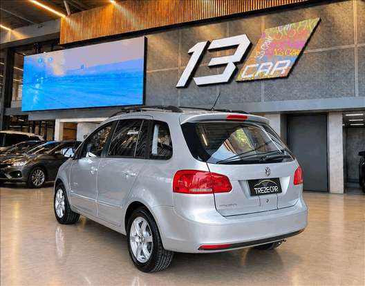 VOLKSWAGEN-SPACEFOX-2013