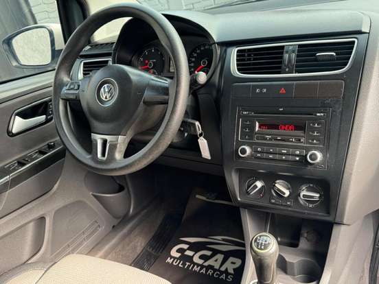 VOLKSWAGEN-SPACEFOX-2011