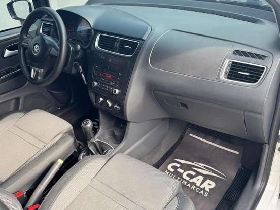 VOLKSWAGEN-SPACEFOX-2011