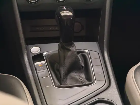 VOLKSWAGEN-TAOS-2022