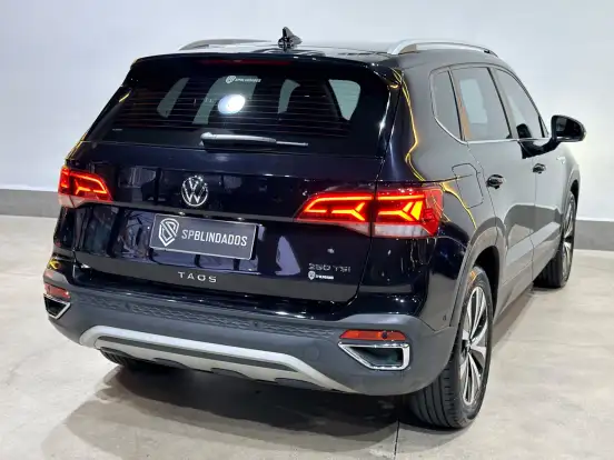 VOLKSWAGEN-TAOS-2023