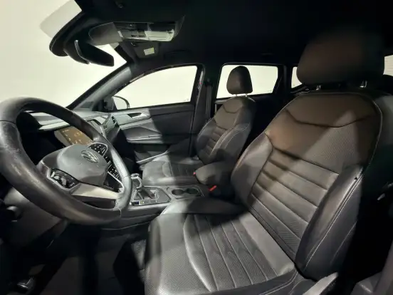 VOLKSWAGEN-TAOS-2023